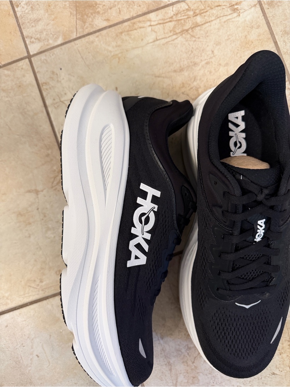 HOKA Bondi 9 X-Wide Men’s Size 10.5 4E Black White Running Shoes 👟 - Picture 2 of 8